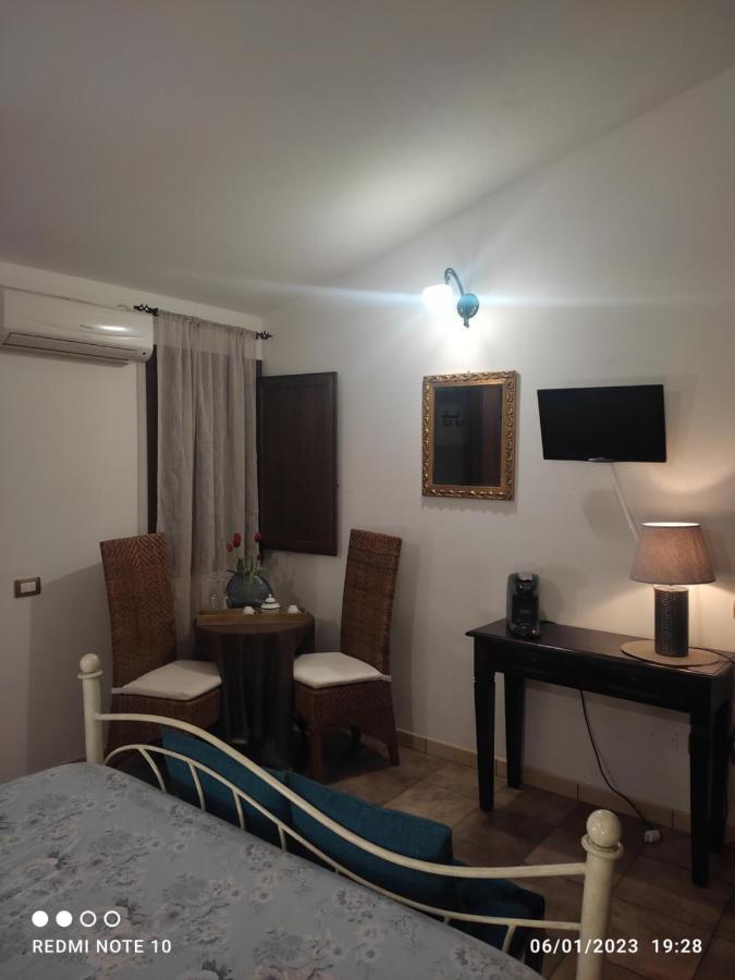 Room & Relax Eleinad Càbras Exterior foto